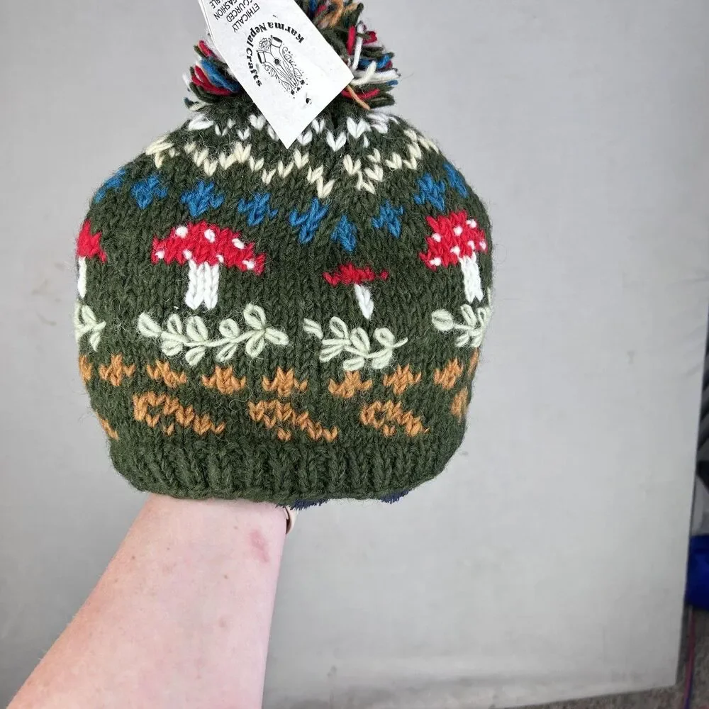 Karma Nepal Crafts Hat Beanie Fitted Womens One Size Green Knit Mushroom Pom